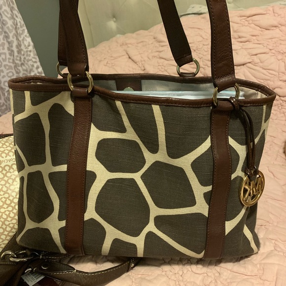 Michael Kors purse - Picture 1 of 4